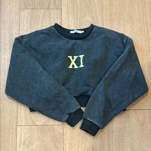 Gray Cropped Sweatshirt with Yellow XI